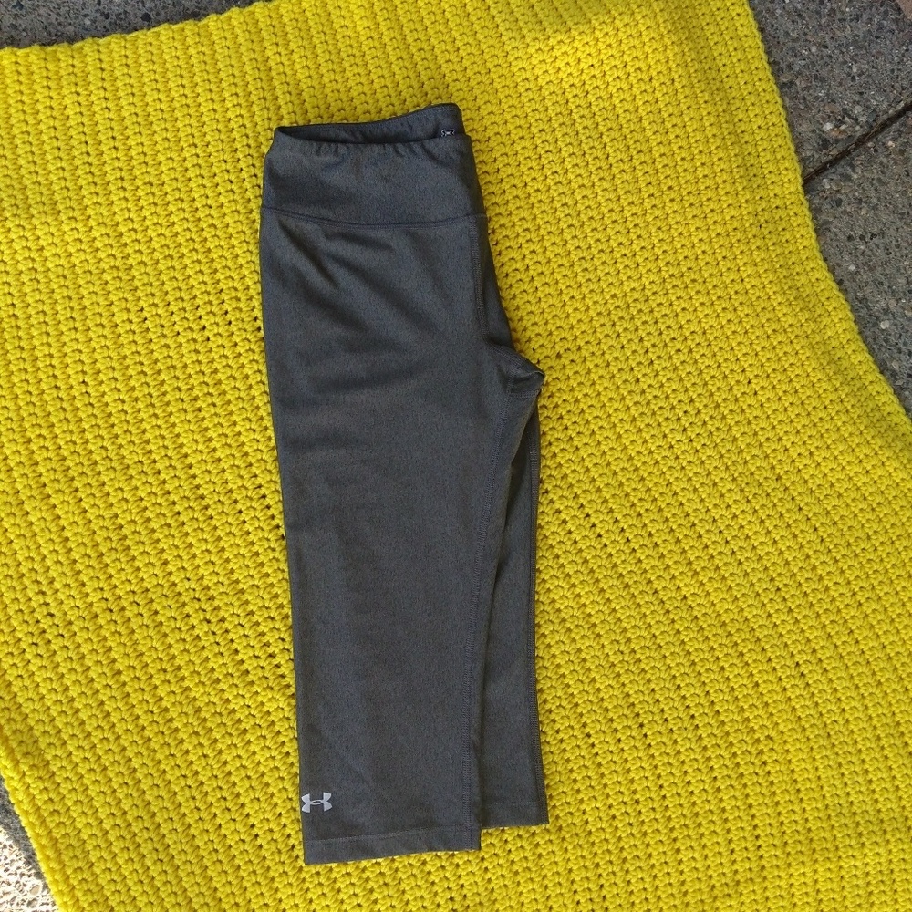 Under Armour Fitted Capris - Medium